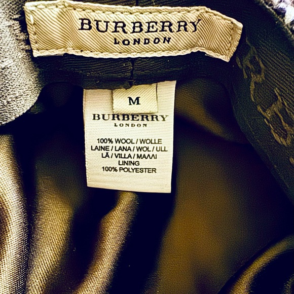 Burberry Newsboy - Great Condition- No Flaws - only worn a few times - Medium - Picture 2 of 2